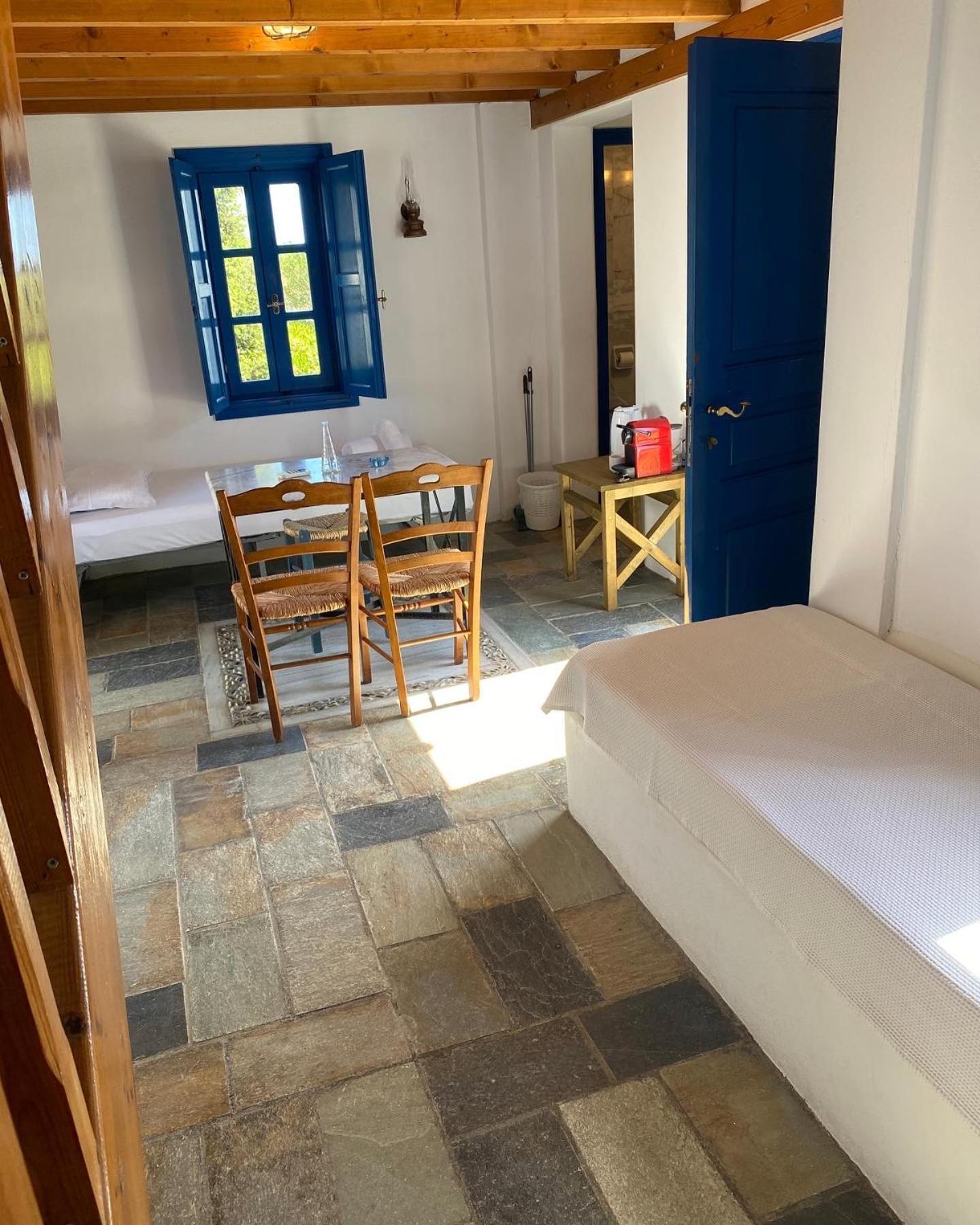 Iliopetra Studios Chrisi Akti  Exteriör bild